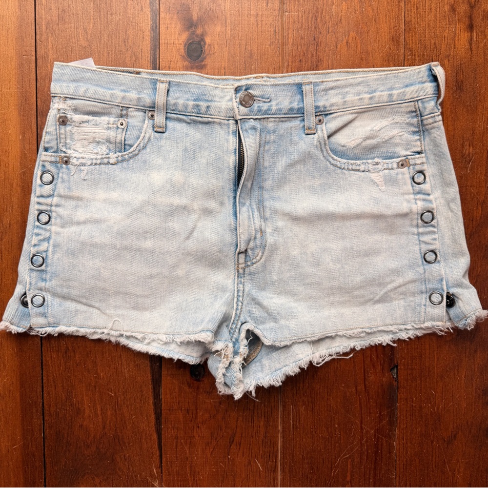 American Eagle Mom Jean Shorts Women’s 10